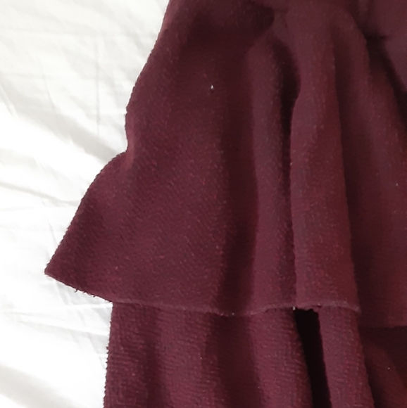 Zara Maroon Mini Skirt - Picture 2 of 4